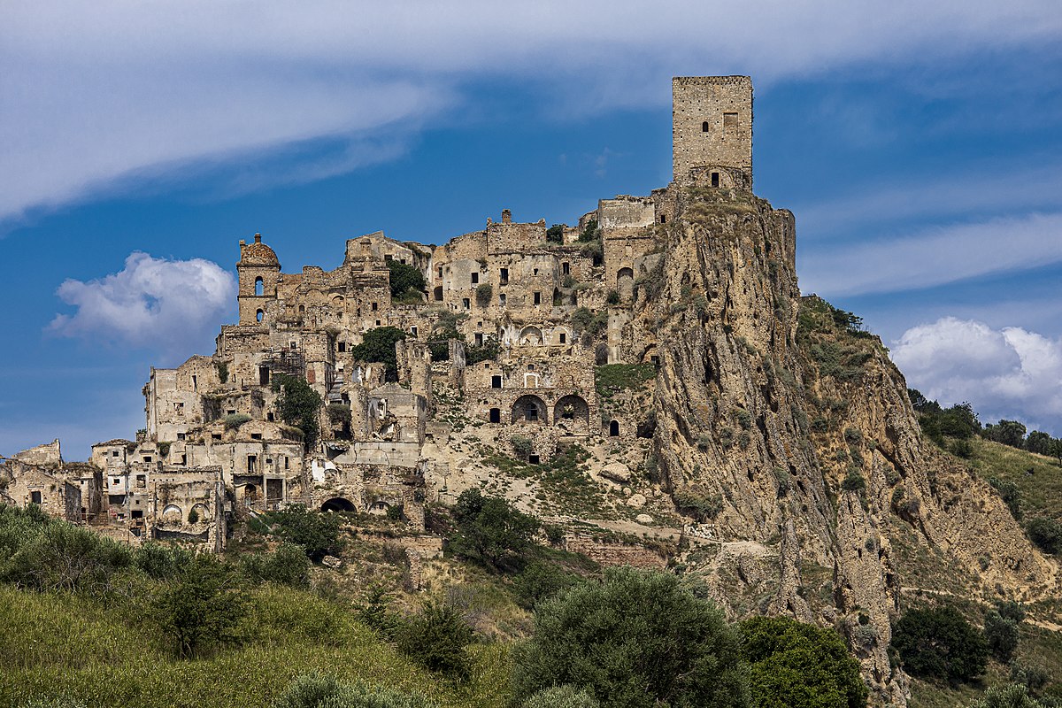 Viaggio nella Vecchia Craco: il paese fantasma della Basilicata