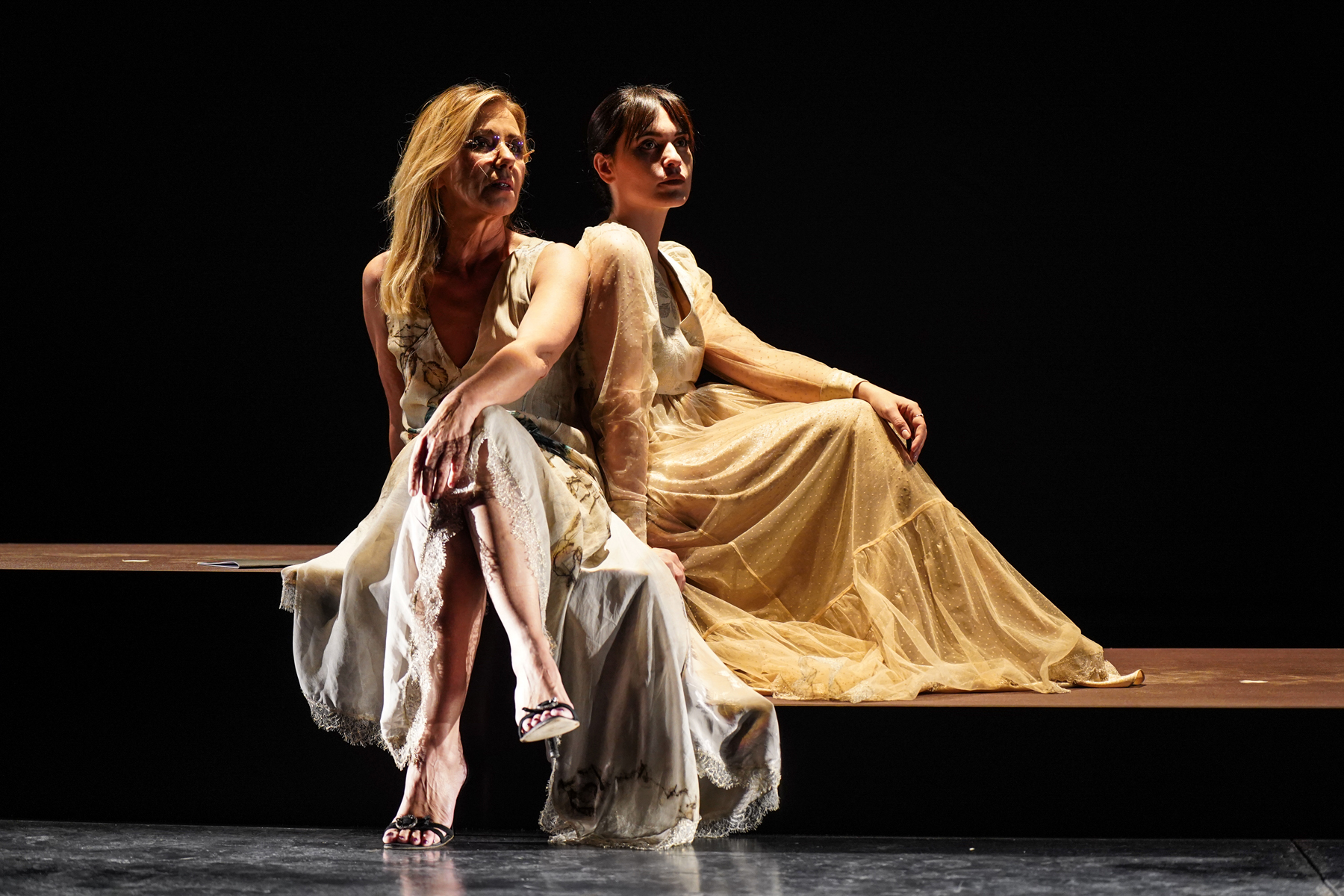 Teatro Koreja: Al TEATRO DEI LUOGHI Concita De Gregorio e la cantautrice pugliese Erica Mou