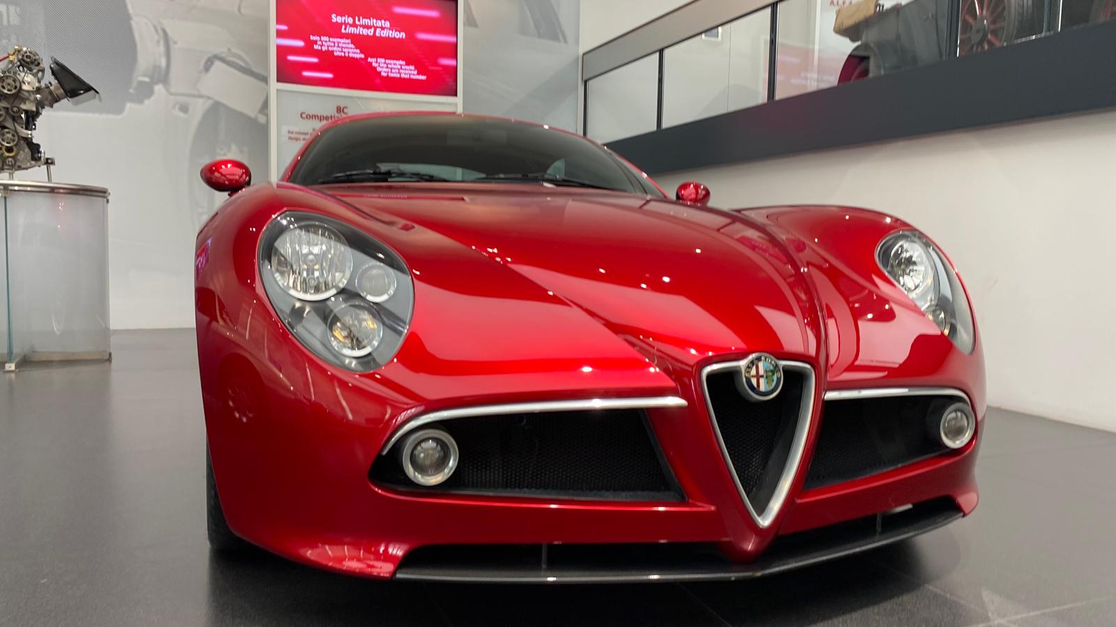 Alfa Romeo: un viaggio nel tempo nel cuore dell’automobilismo italiano
