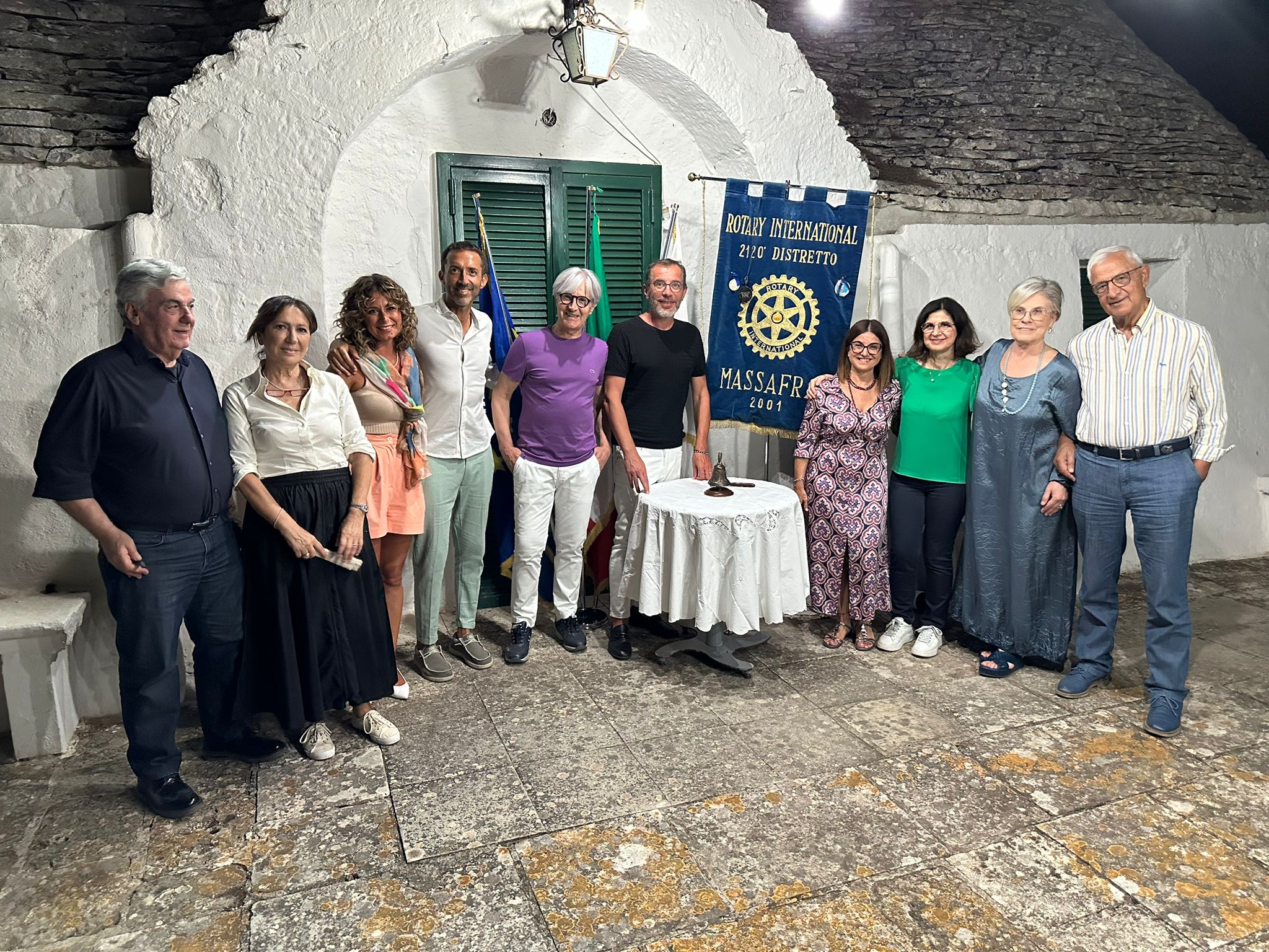 Festa d’estate Rotary Club Massafra: un evento di successo tra convivialità e musica