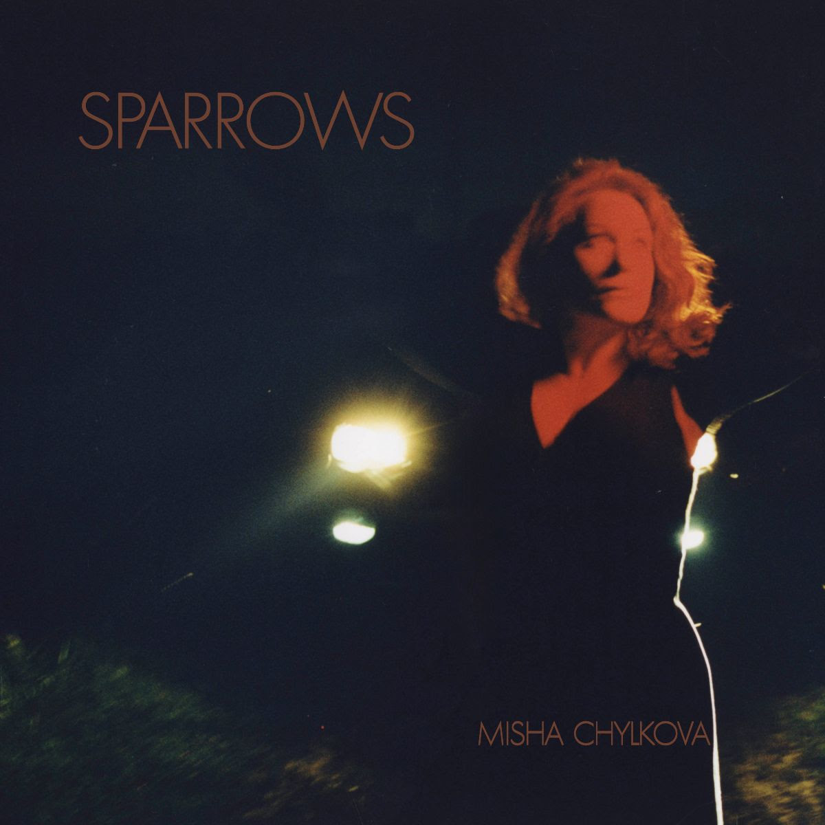 MISHA CHYLKOVA | La cantautrice indie/psych folk-rock londinese annuncia il suo album d’esordio con l’agrodolce e affascinante singolo “Sparrows”